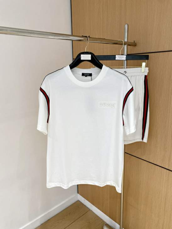 Picture of Gucci Shirt Pant Suits _SKUGucciM-3XLkdtr9121853